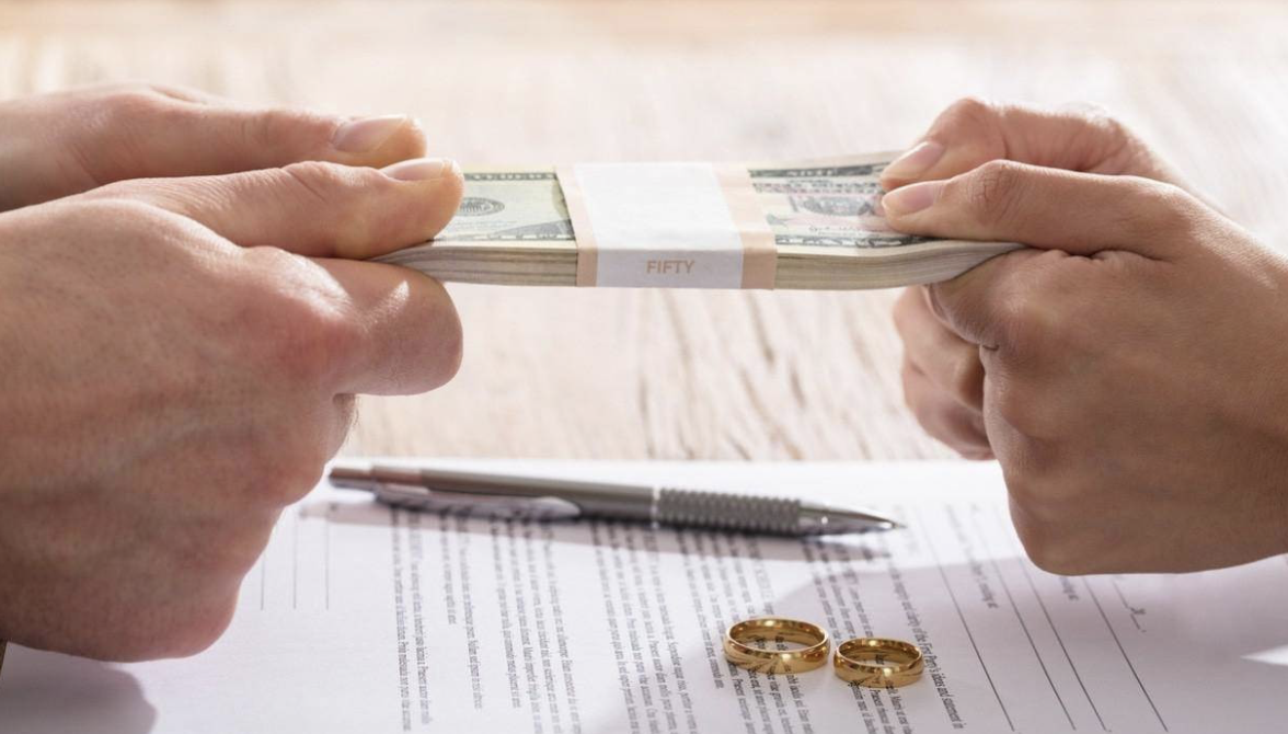 Separazione, quando l’ex coniuge non ha diritto all’assegno di mantenimento o quando il diritto viene meno