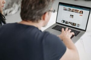 Sviluppo siti web: meglio soluzioni standard o progetti su misura?